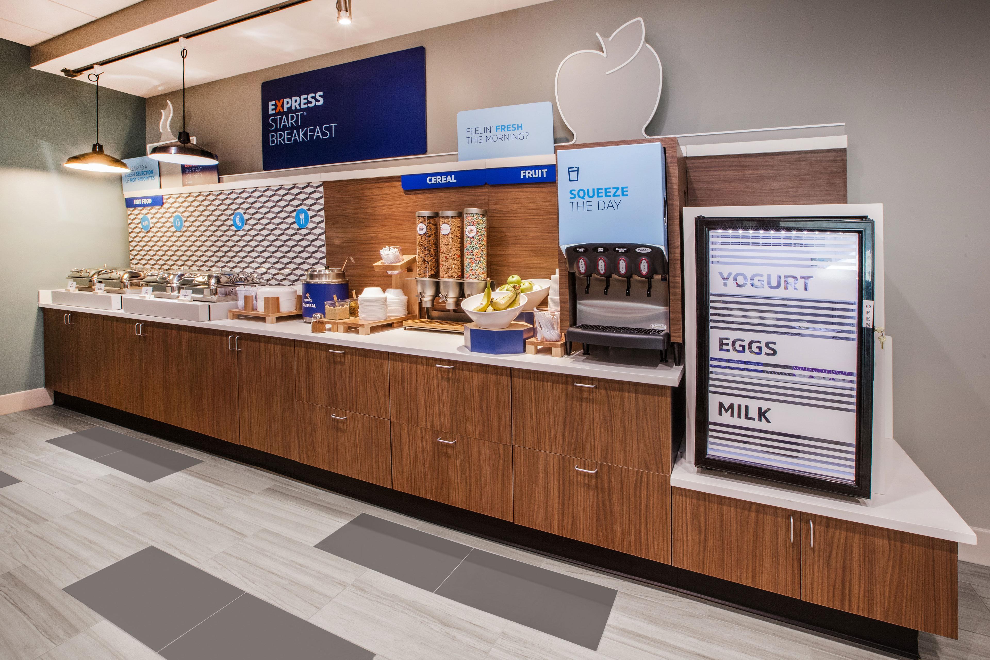 Holiday Inn Express Hotel & Suites Emporia By Ihg Esterno foto