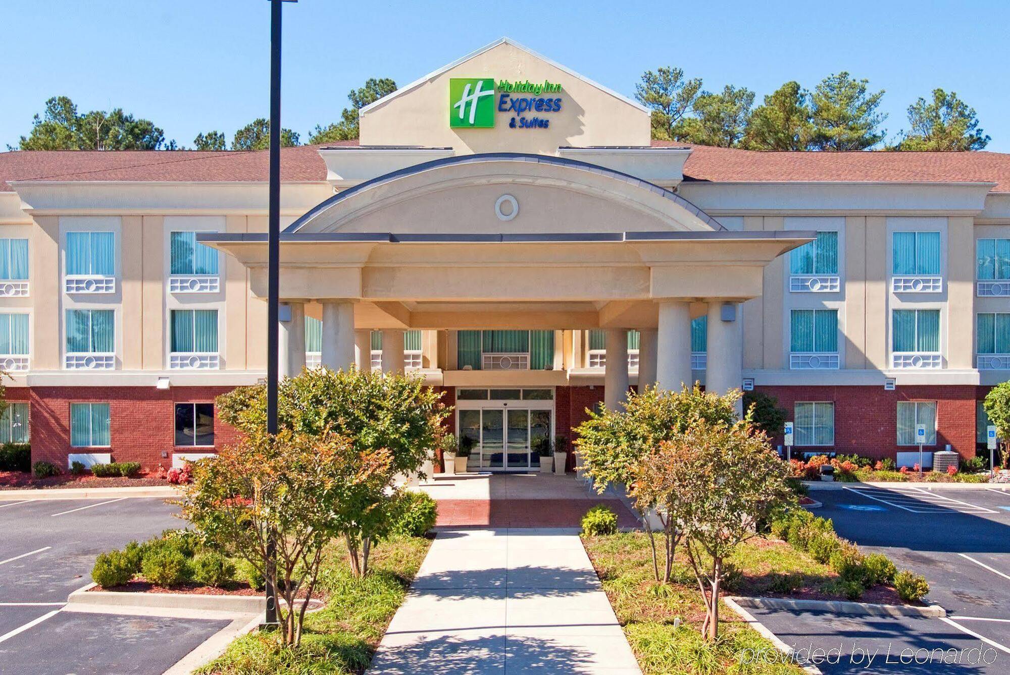 Holiday Inn Express Hotel & Suites Emporia, An Ihg Hotel Esterno foto