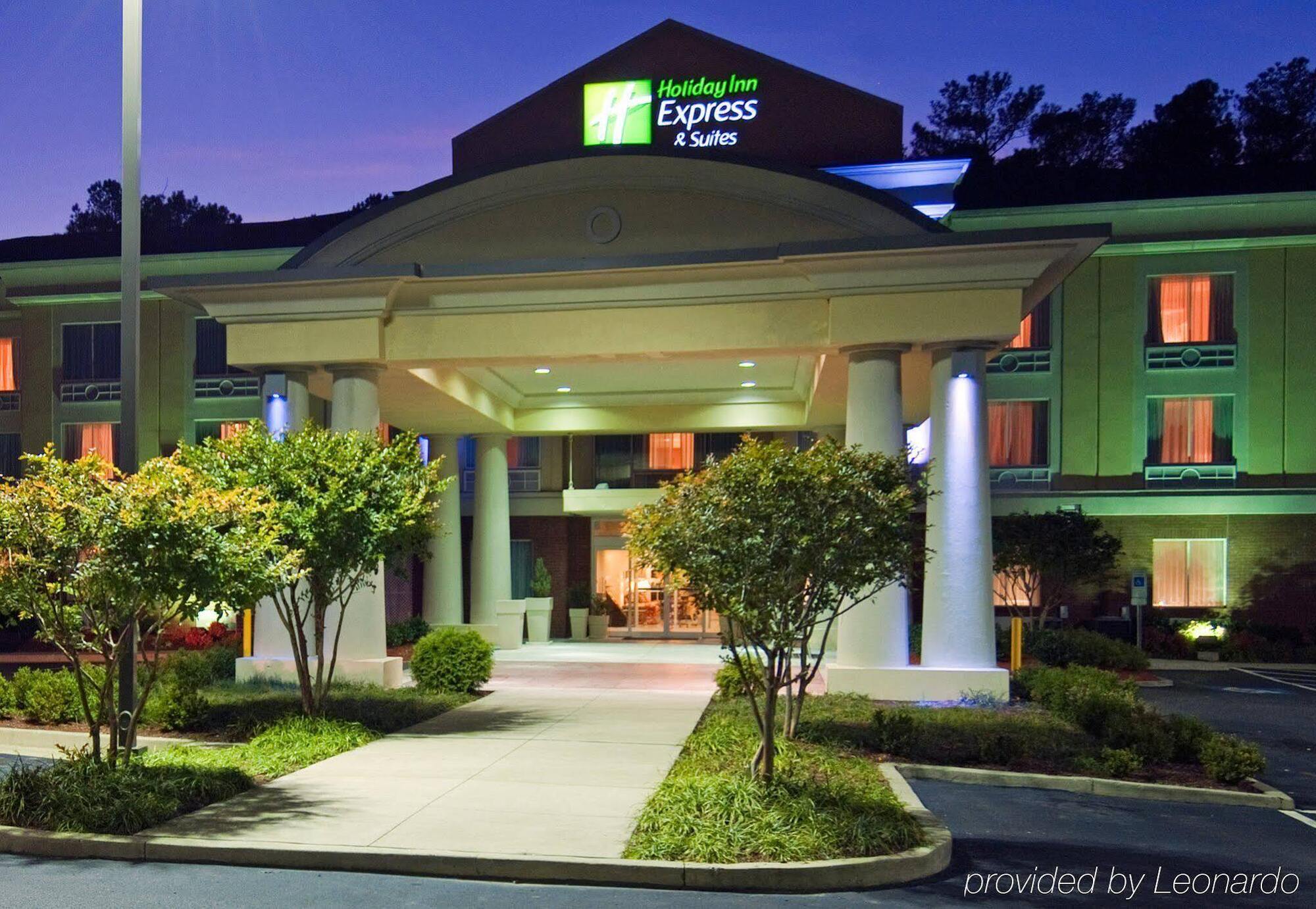 Holiday Inn Express Hotel & Suites Emporia By Ihg Esterno foto